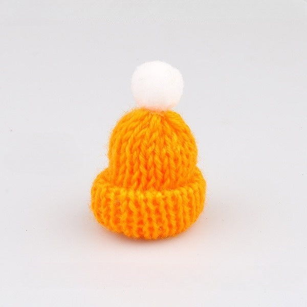 Weihnachts-Mini-Wollmütze als kleine Dekoration