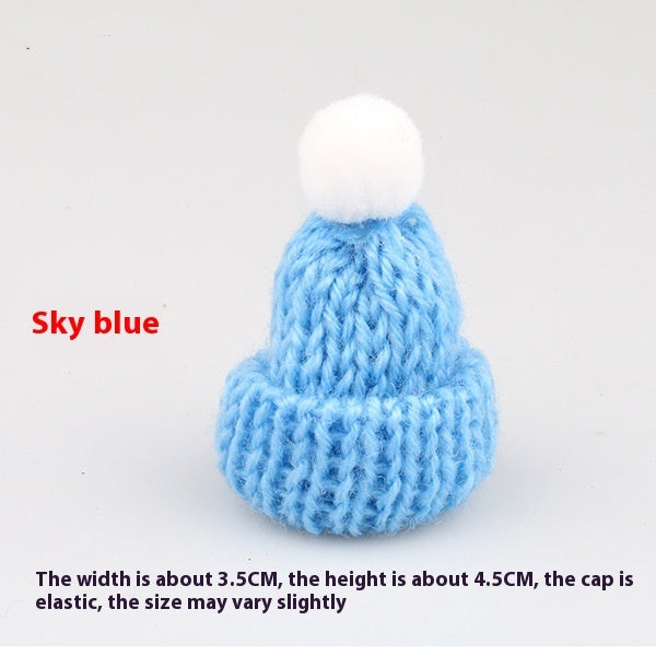 Weihnachts-Mini-Wollmütze als kleine Dekoration