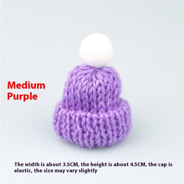 Weihnachts-Mini-Wollmütze als kleine Dekoration