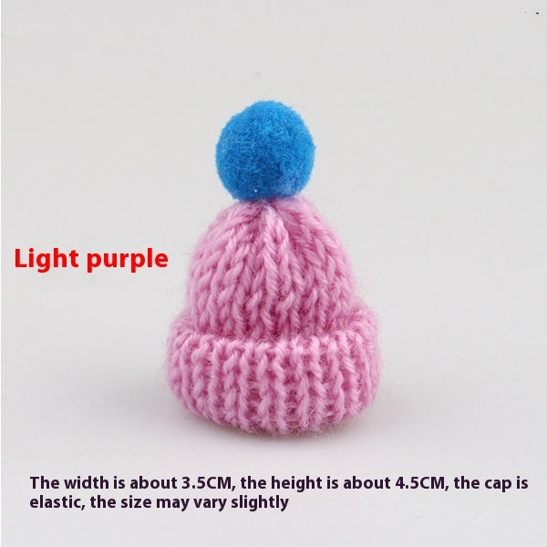 Weihnachts-Mini-Wollmütze als kleine Dekoration