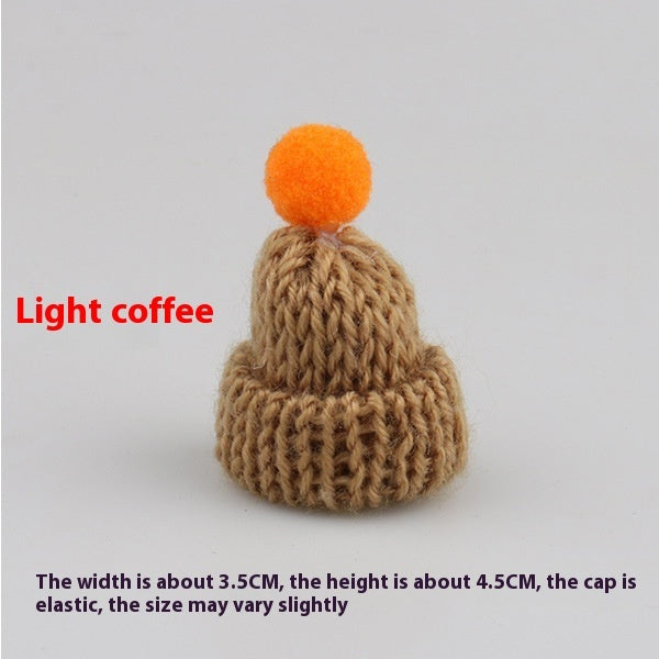 Weihnachts-Mini-Wollmütze als kleine Dekoration