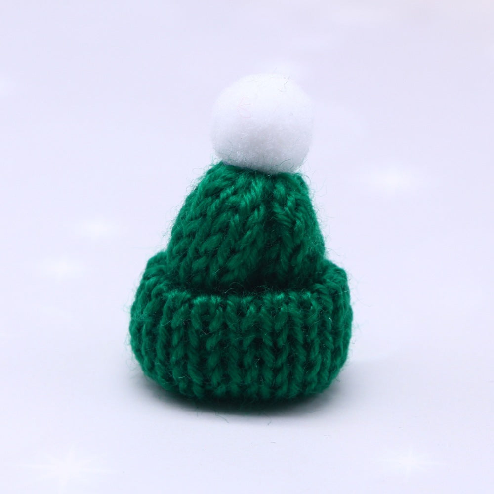 Weihnachts-Mini-Wollmütze als kleine Dekoration